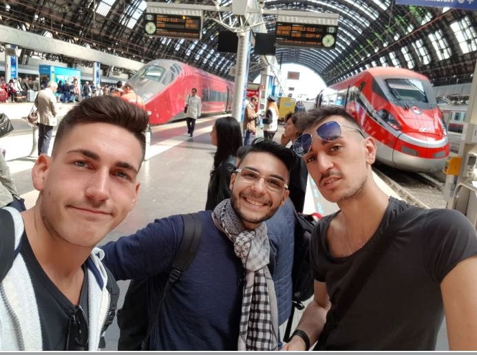Campioni in tv… disoccupati a casa. L’azienda licenzia i “Tre di denari”
