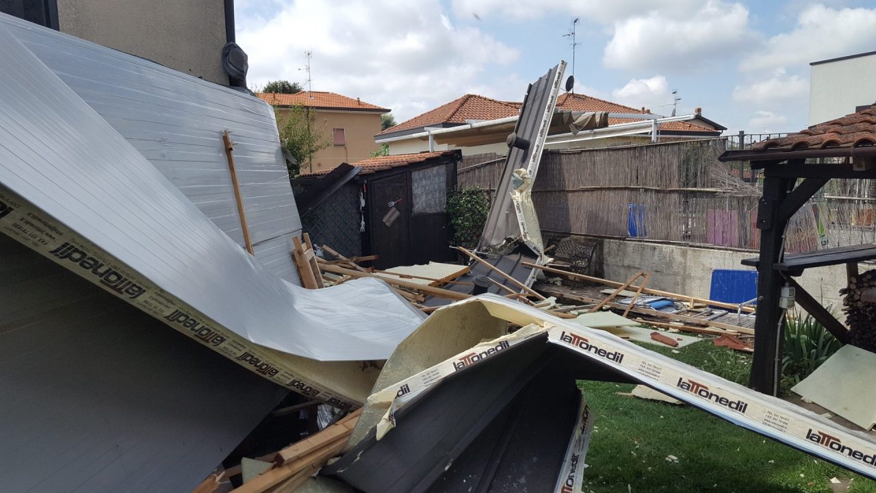 Arcore, la tromba d’aria mette in ginocchio Cascina del Bruno VIDEO