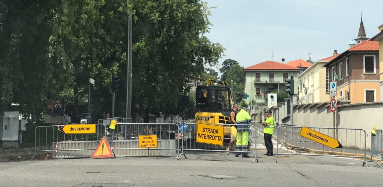 Besana: voragine nell’asfalto, chiusa via San Siro a Montesiro