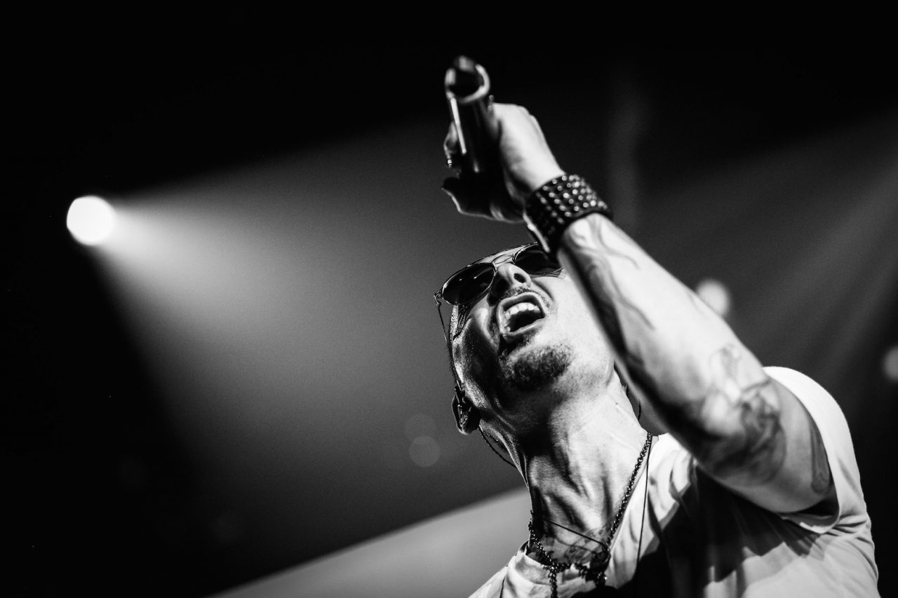 Suicida Chester Bennington. Un mese fa l’esibizione a Monza