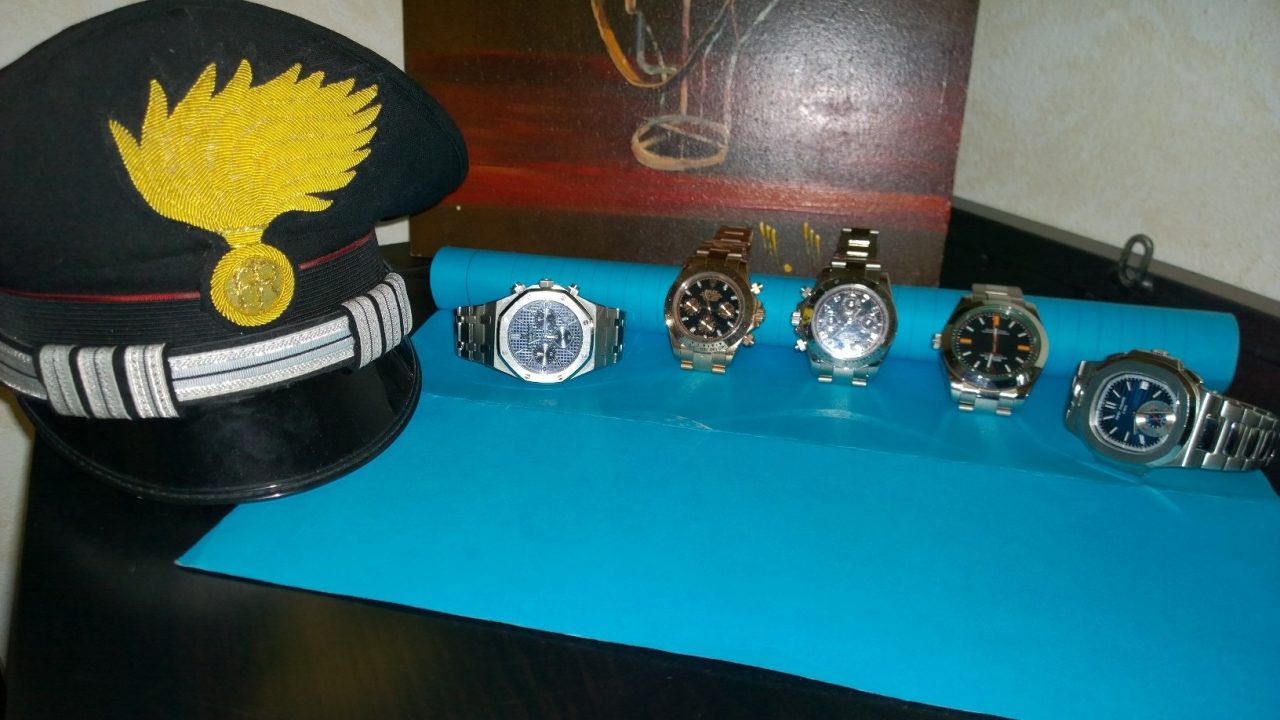 Furto a Inverigo: domestico ruba i Rolex, denunciato