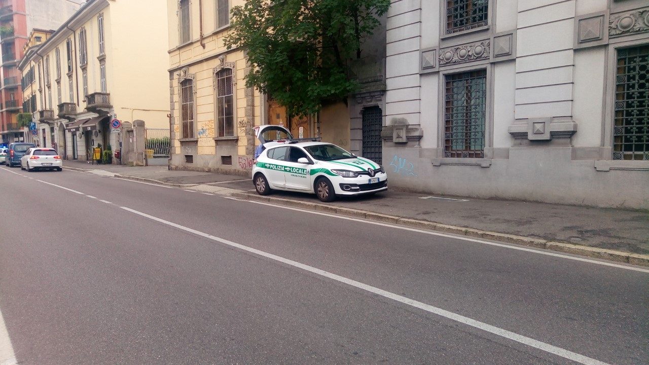 Monza, fanno irruzione in una villetta: fermati fratello e sorella minorenni