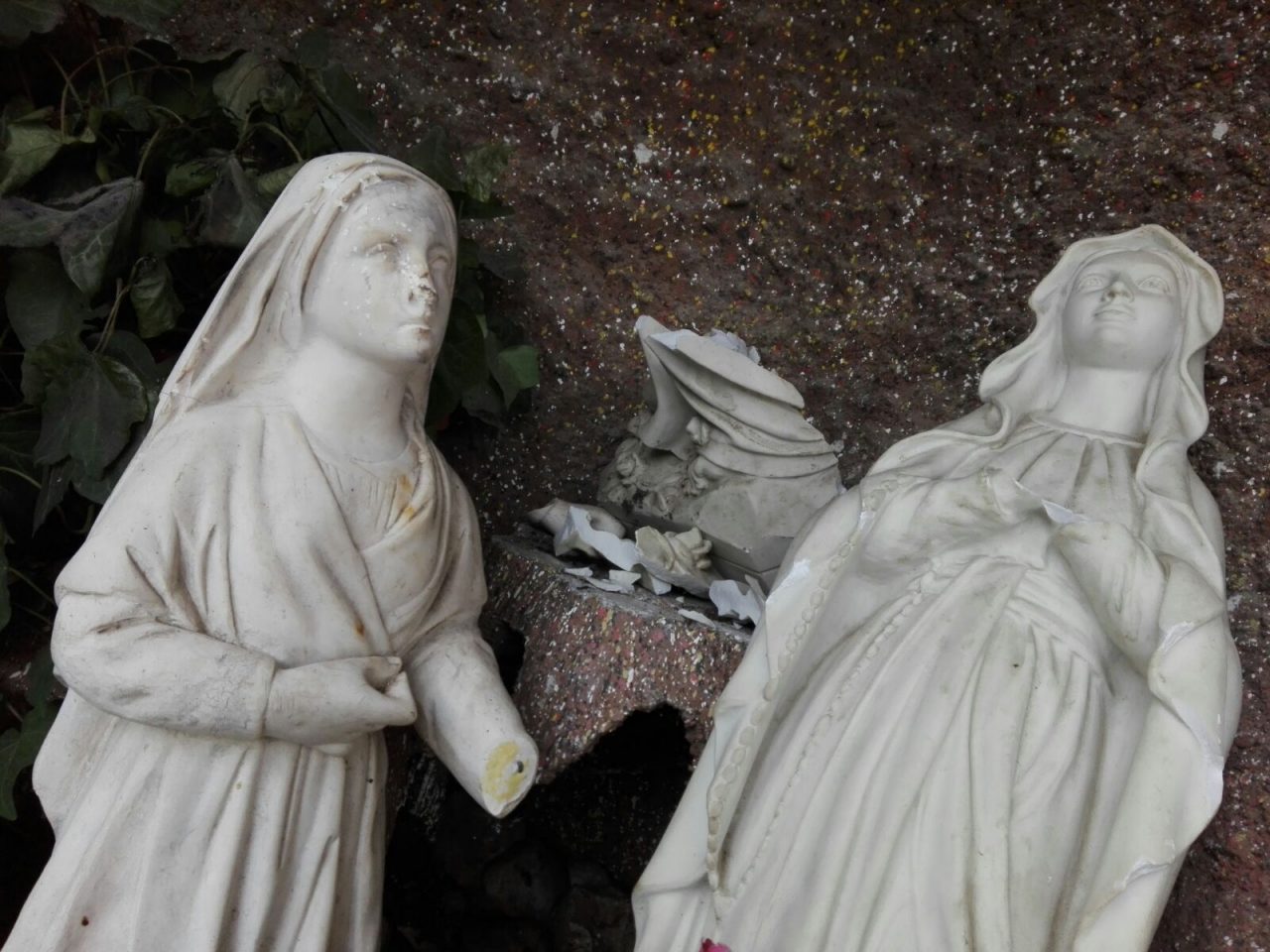 Sconvolgente atto sacrilego in oratorio a Vedano FOTO