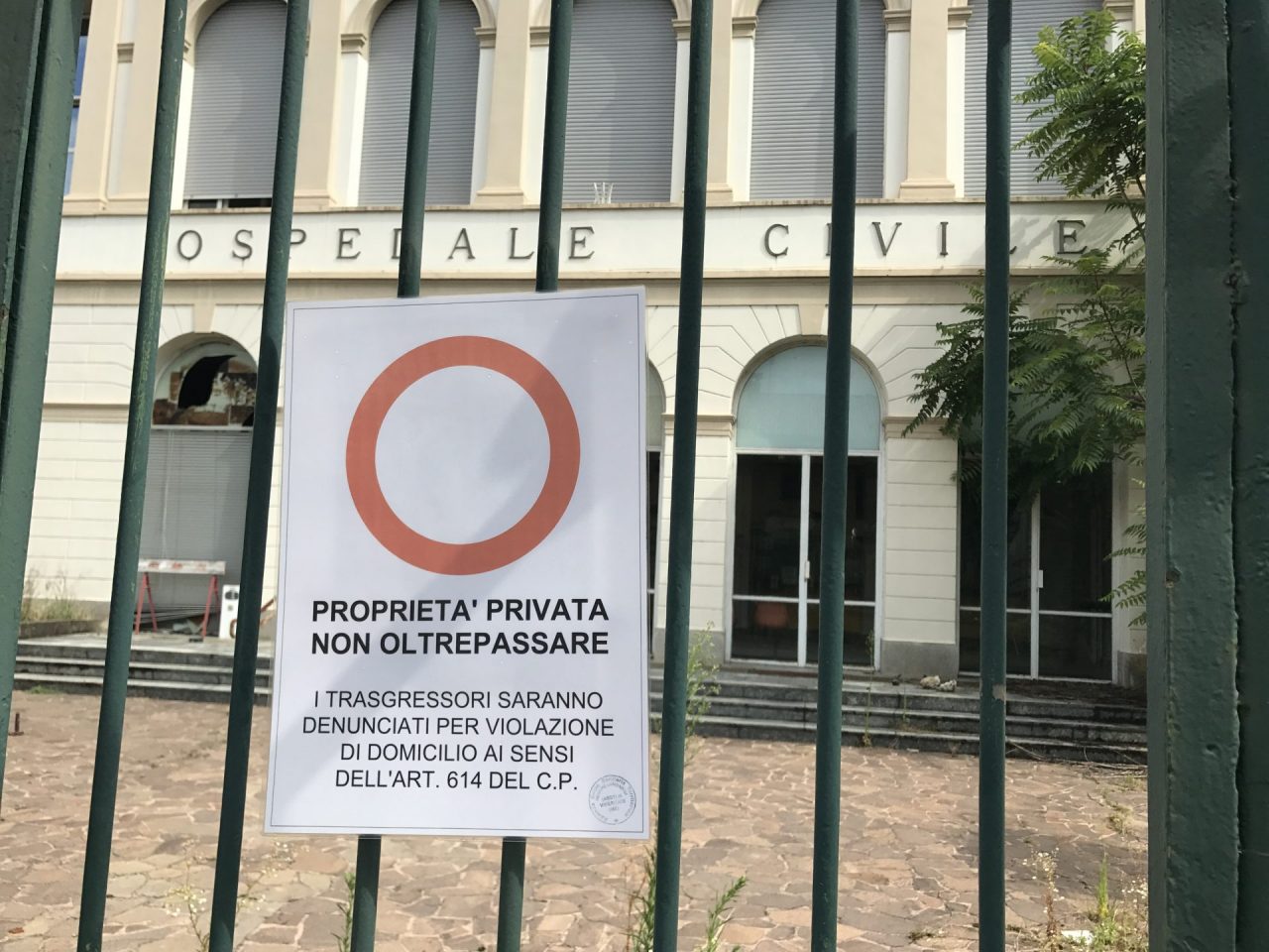 Incursioni nell’ex ospedale di Vimercate: arrivano i cartelli