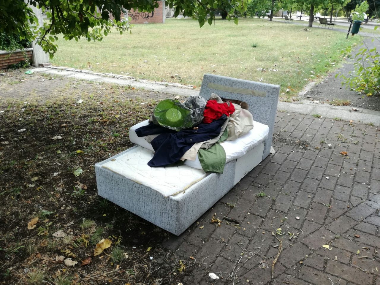 Seregno, in piazza Fari “selfie” contro il degrado