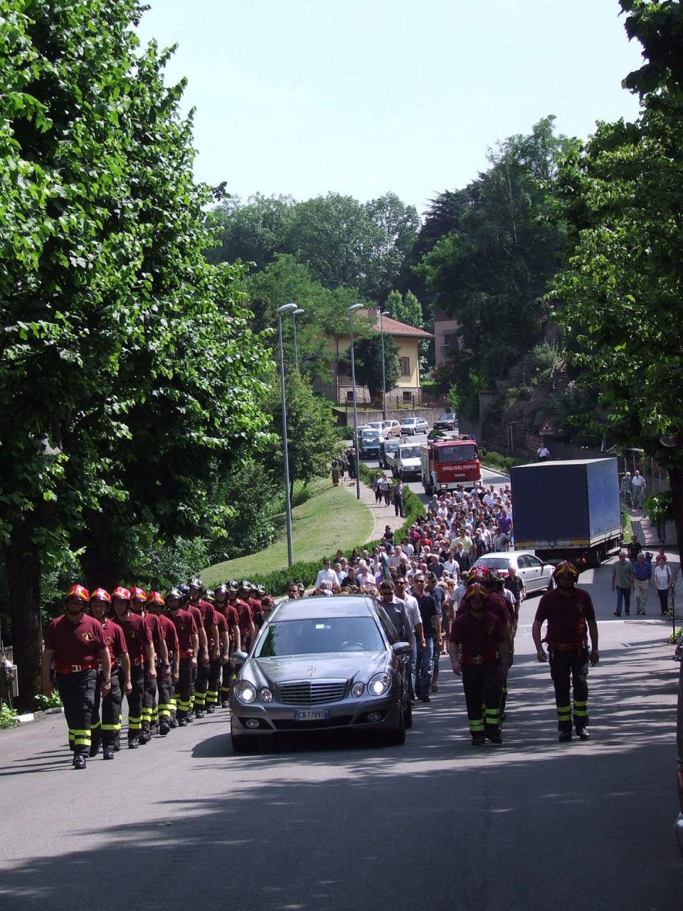 Carate: soppressi i cortei dei funerali