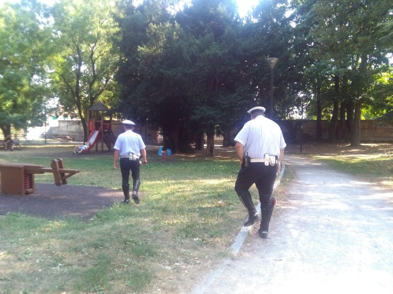 Monza, Controlli Polizia locale via Visconti