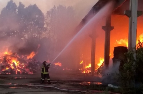 Masate-devastante-incendio-a-Cascina-Nuova-599b3430c9d0e3
