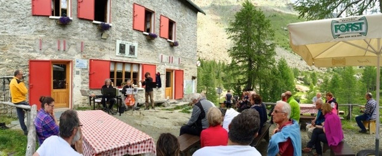 Week-end in montagna tra calici e note con il Cai Desio