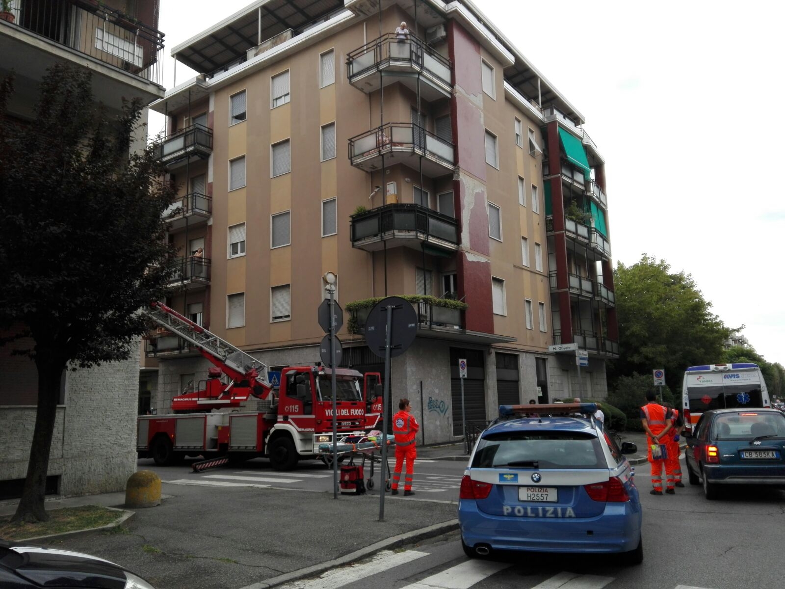 Incendio Monza: 80enne salvato in via Monte Oliveto