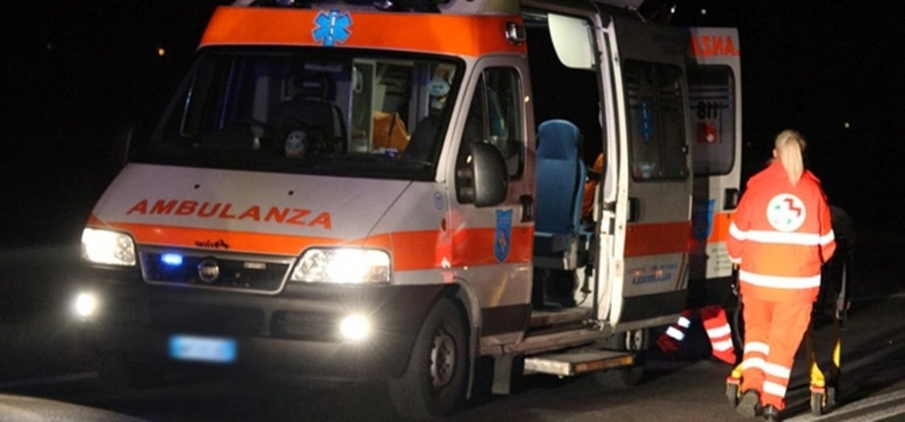 Giussano: 22enne si ribalta con l’auto sulla Valassina. Positiva all’alcol test