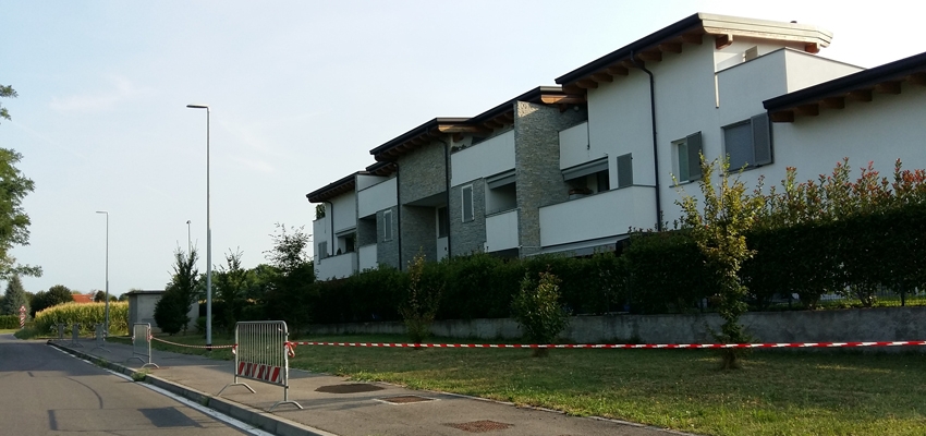 Sovico, cede il marciapiede, zona transennata