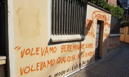 Monza, Via Sella imbrattata di scritte. Celletti "Intollerabile" - FOTO