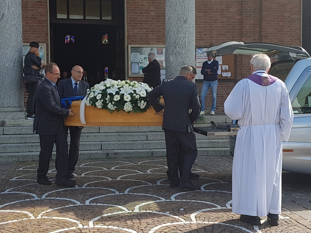 Oggi i funerali del 19enne di Giussano, scomparso in circostanze tragiche a Seveso