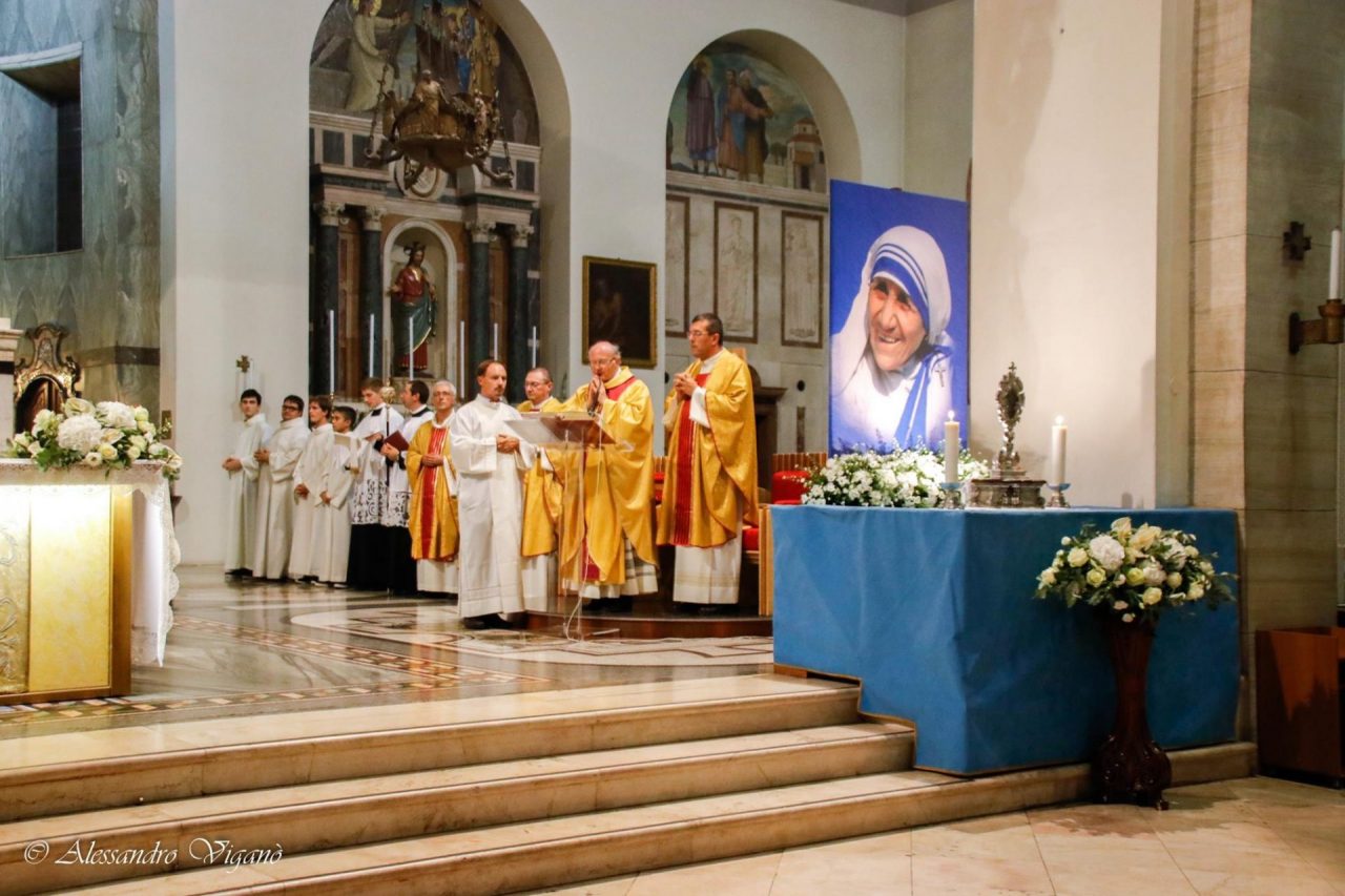Giussano, la Basilica ha accolto le reliquie di Santa Madre Teresa di Calcutta