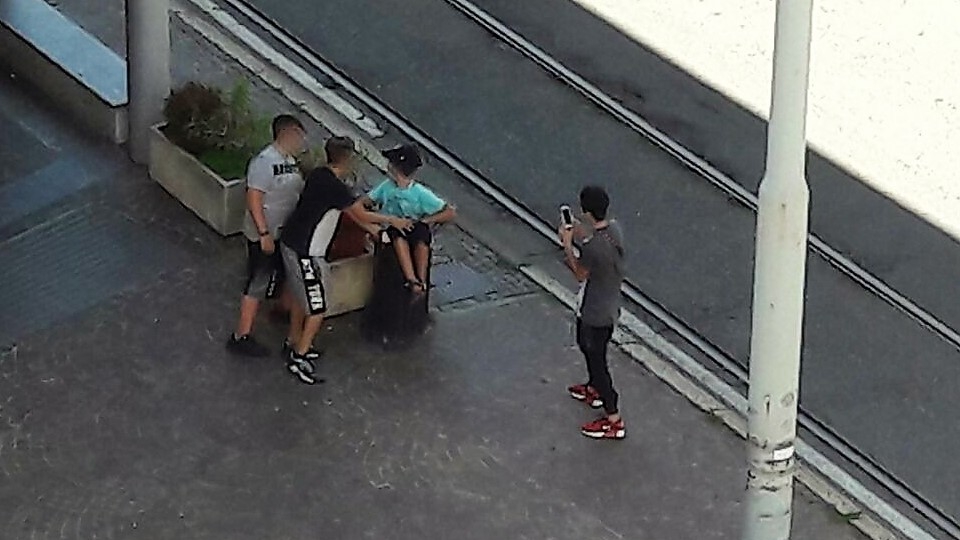 Baby bulli in centro a Desio, davanti ai Carabinieri: “E’ stato un gioco”