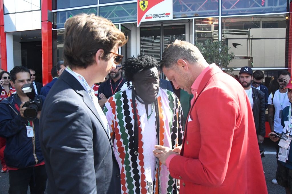 Gp: arriva anche Lapo in rosso Ferrari