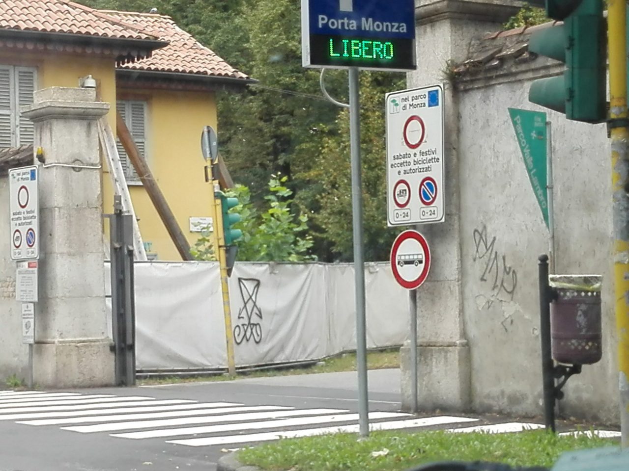 Il sigillo di satana anche al Parco di Monza
