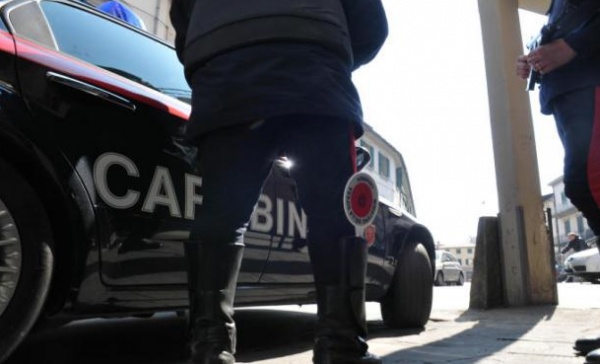 Strani movimenti nel condominio: clienti inguaiano lo spacciatore