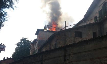 Meda: va a fuoco Villa Traversi - FOTO E VIDEO
