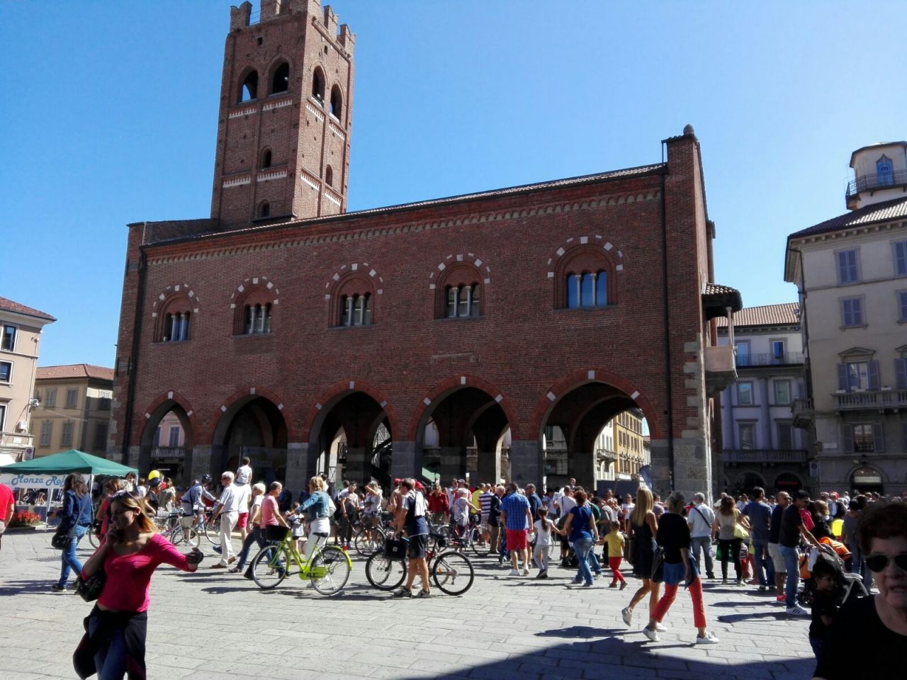 Scuole e dibattiti in piazza: il primo memorial Maria Amato