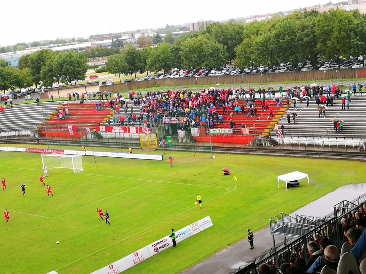 Monza-Pisa sotto il diluvio: reti inviolate alla fine del primo tempo, i biancorossi reclamano un rigore