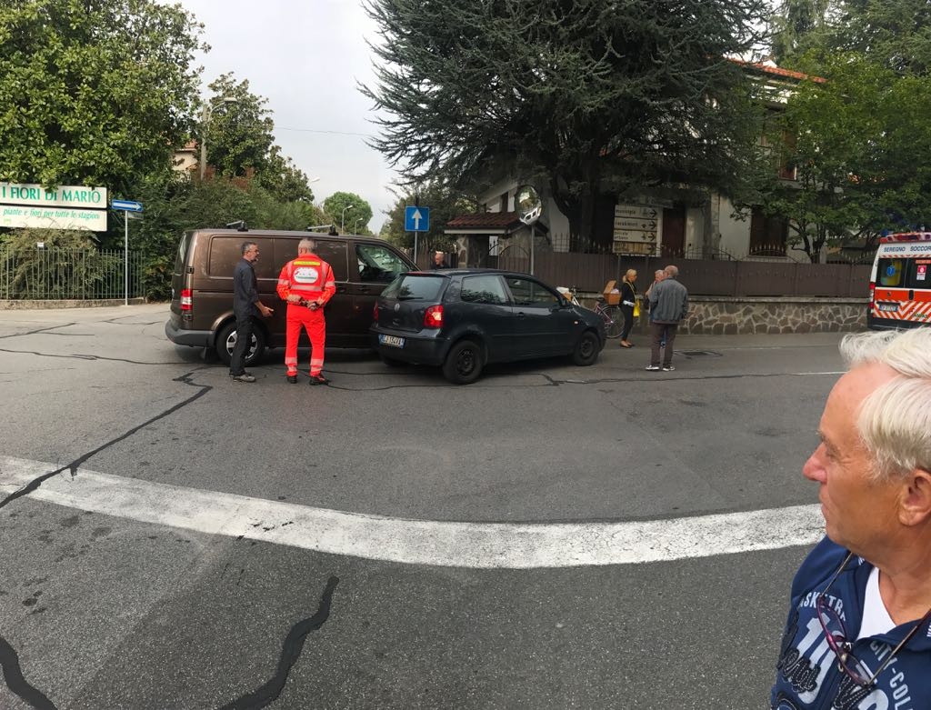 Incidente all’incrocio killer: ferite due persone