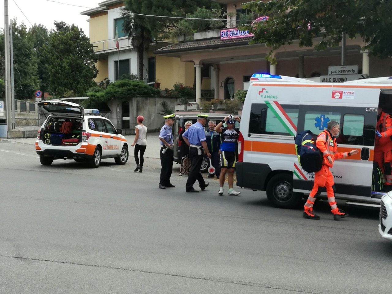 Besana Brianza: ciclista investita da camion pirata – FOTO e VIDEO