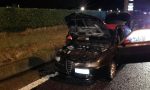 Verano, auto in fiamme sulla Super, paura per due donne e due bimbi