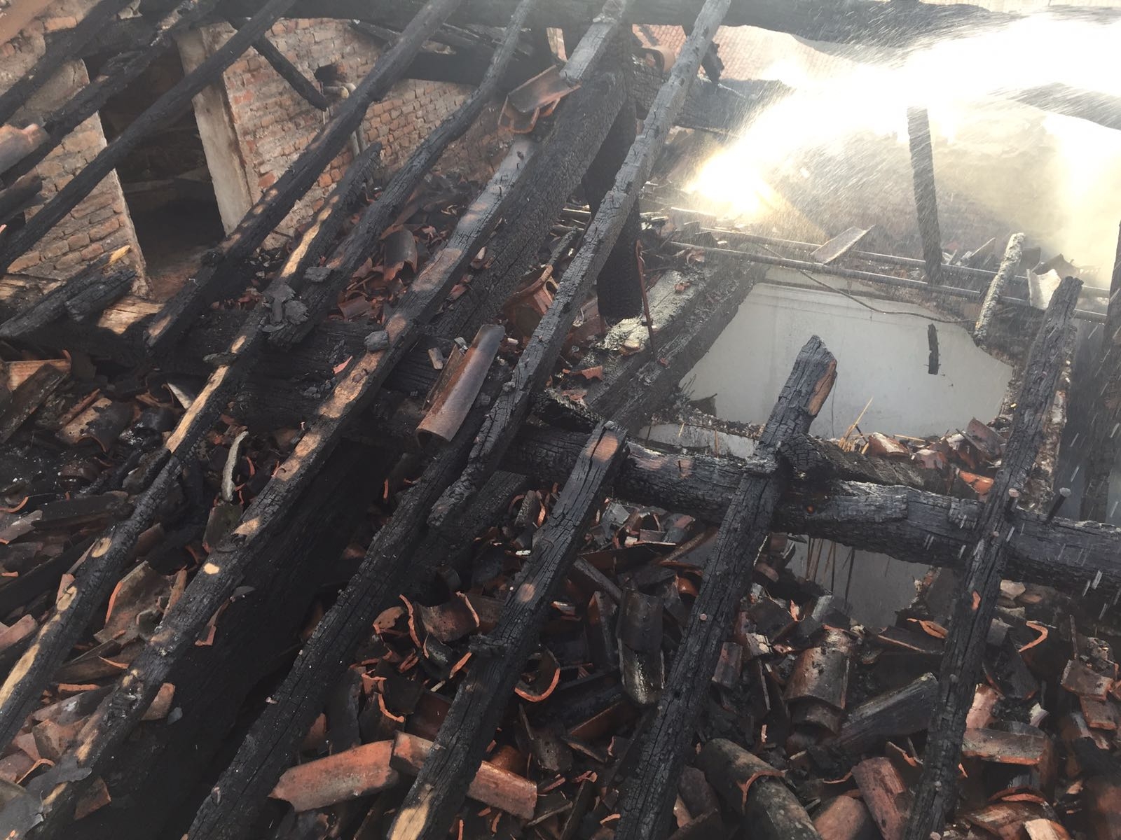 Meda, incendio in Villa Traversi