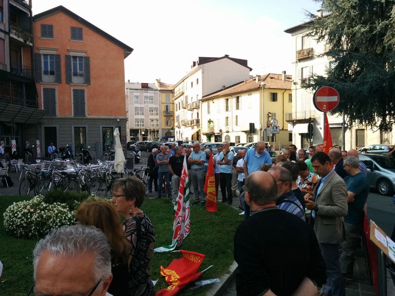 Monza: ex lavoratori Bames davanti ai cancelli del Tribunale
