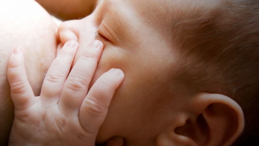 Tre mamme positive partoriscono bimbi sani
