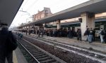 Stazione di Monza ore 12: lo scatto che fa discutere