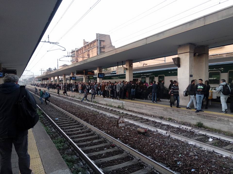 Folla stazione di Monza