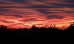 Il tramonto mozzafiato: un raro mix di nubi ed effetti ottici