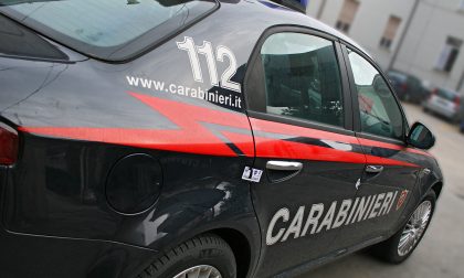 Inseguito dai Carabinieri abbandona l'auto ECCO COSA NASCONDEVA NELLA VETTURA