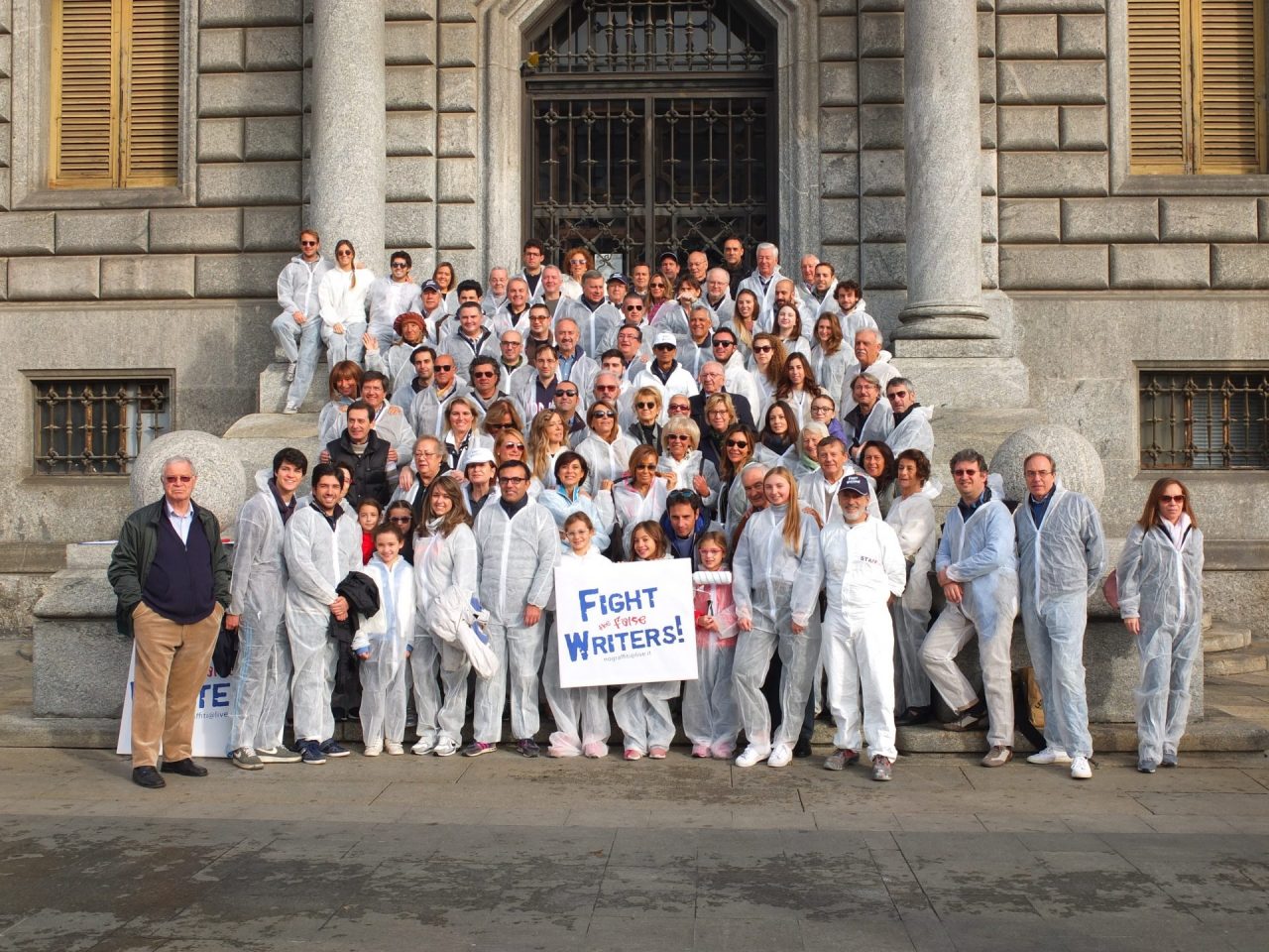Anche il Sindaco con Fight the Writers per pulire i muri di Monza