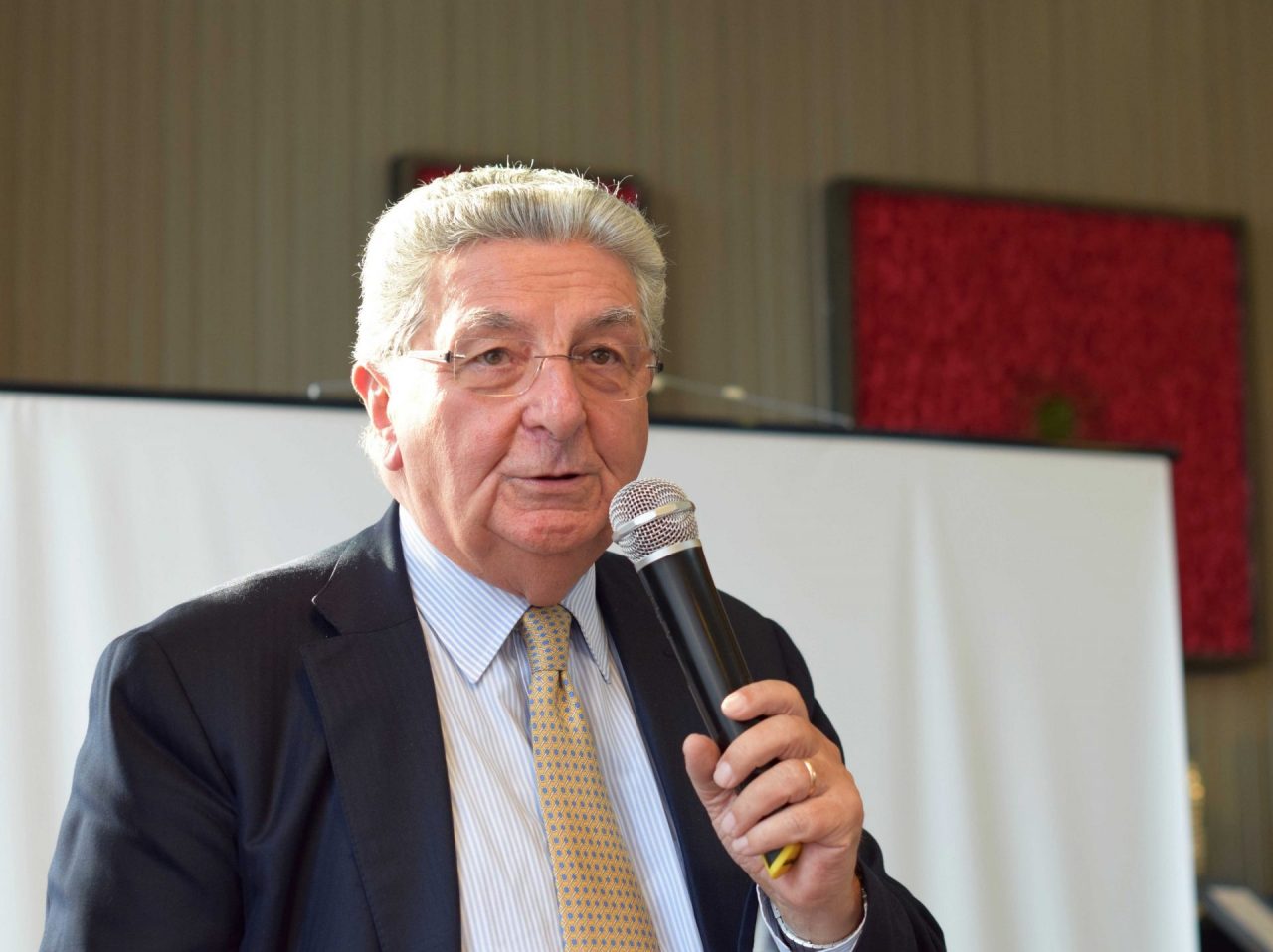 Bcc Carate sostiene l’ospedale