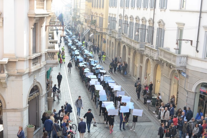 Studenti in piazza, i rischi del Lambro si combattono con la cultura VIDEO