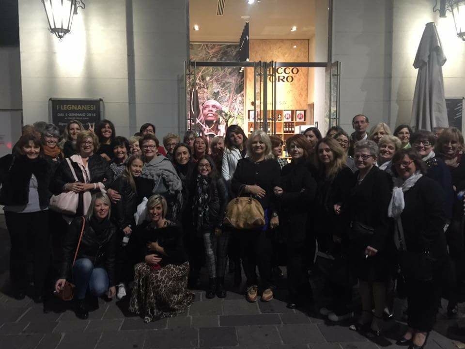 Le signore più glam di Besana a teatro
