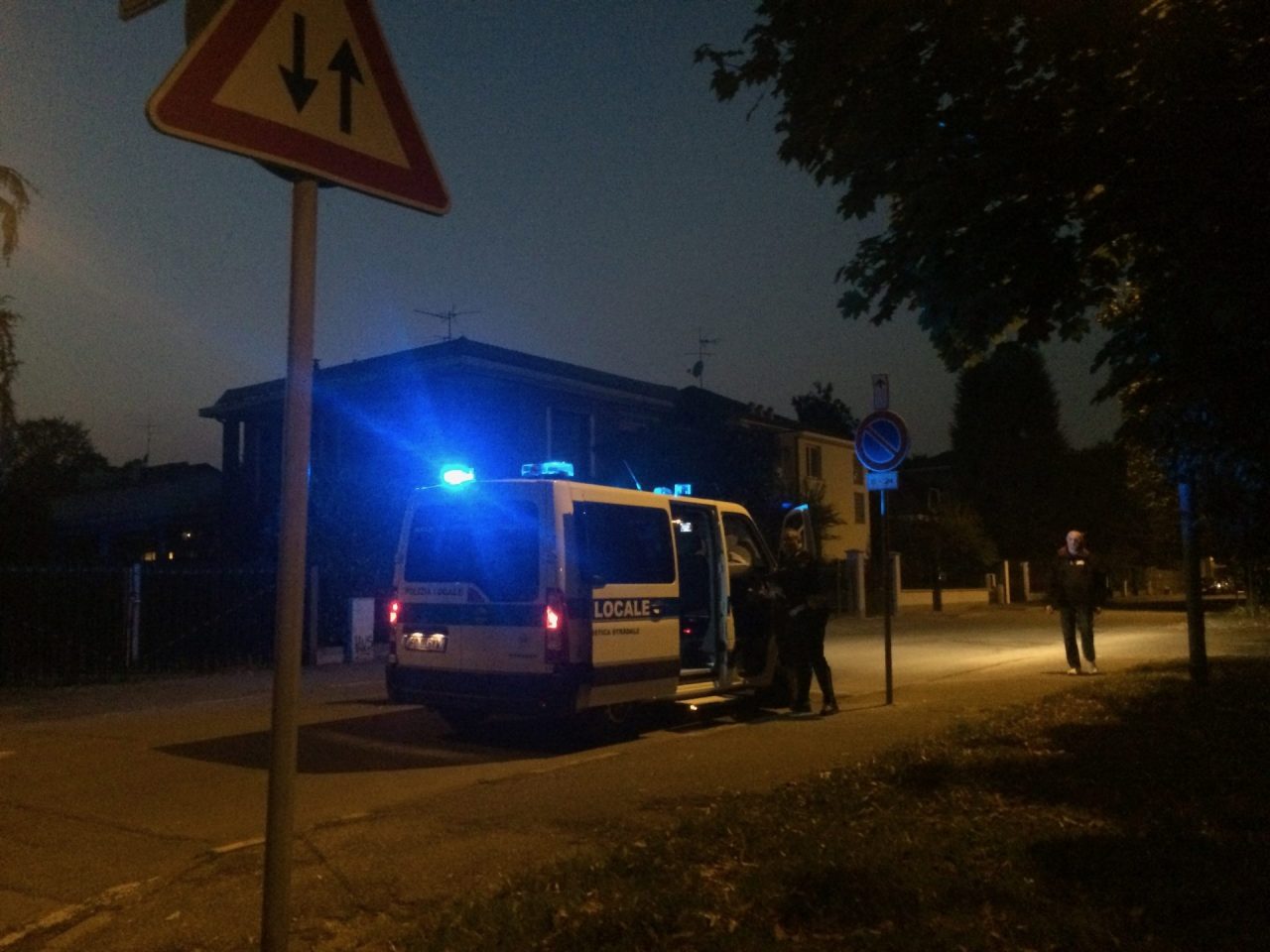 INCIDENTE: scontro tra auto e moto a Monza – VIDEO