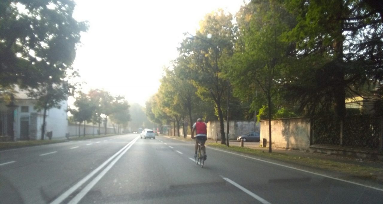 Ciclisti indisciplinati sulla provinciale Monza-Carate