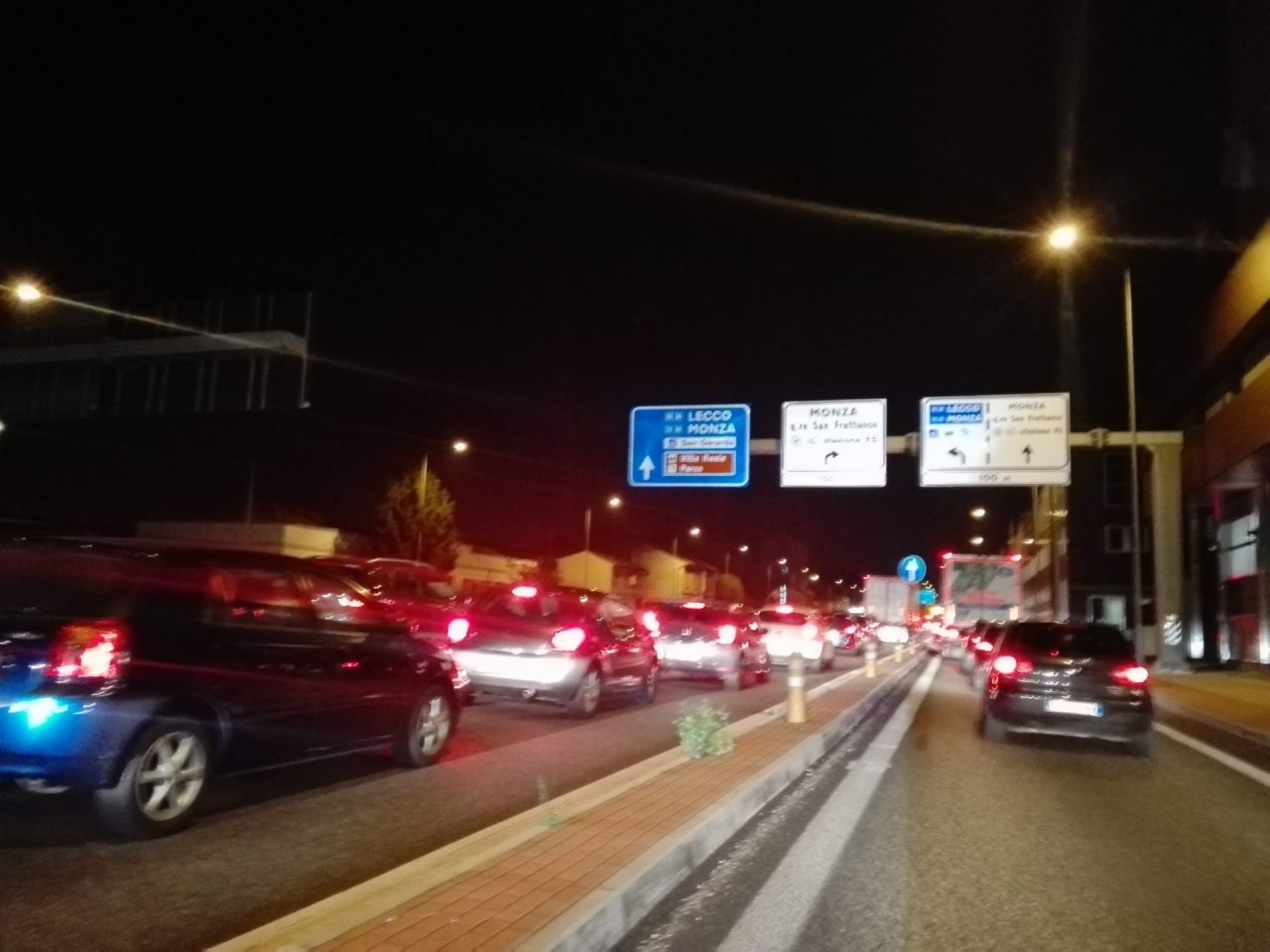 Traffico paralizzato sulla strada provinciale 36