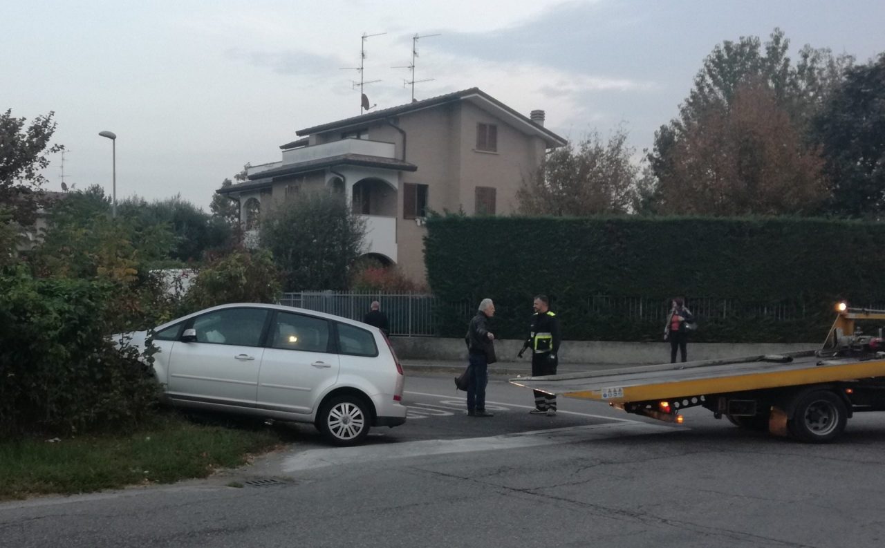 Auto fuori strada