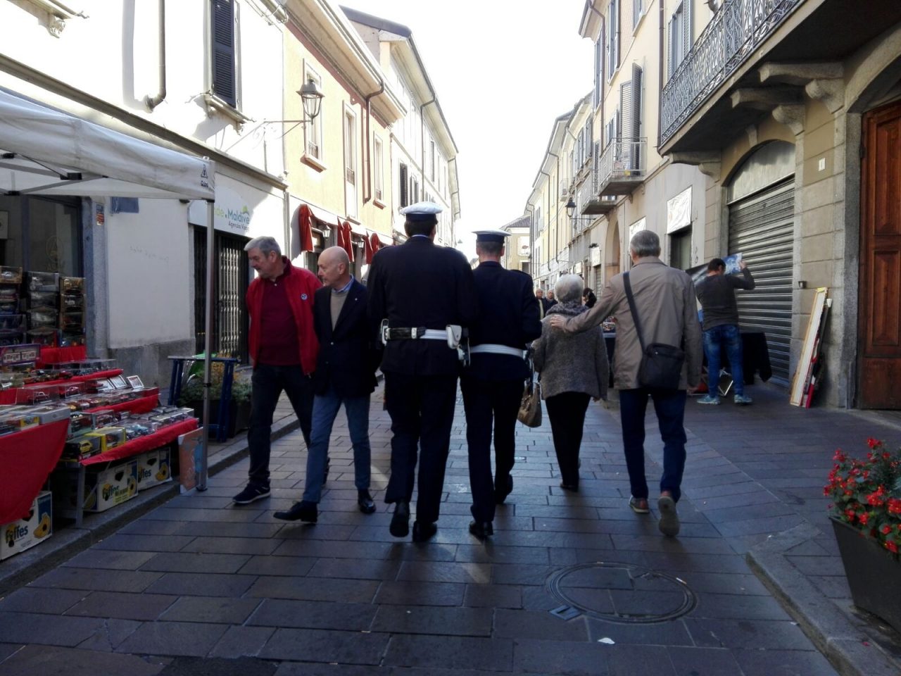 Multe al mercatino di via Bergamo FOTO