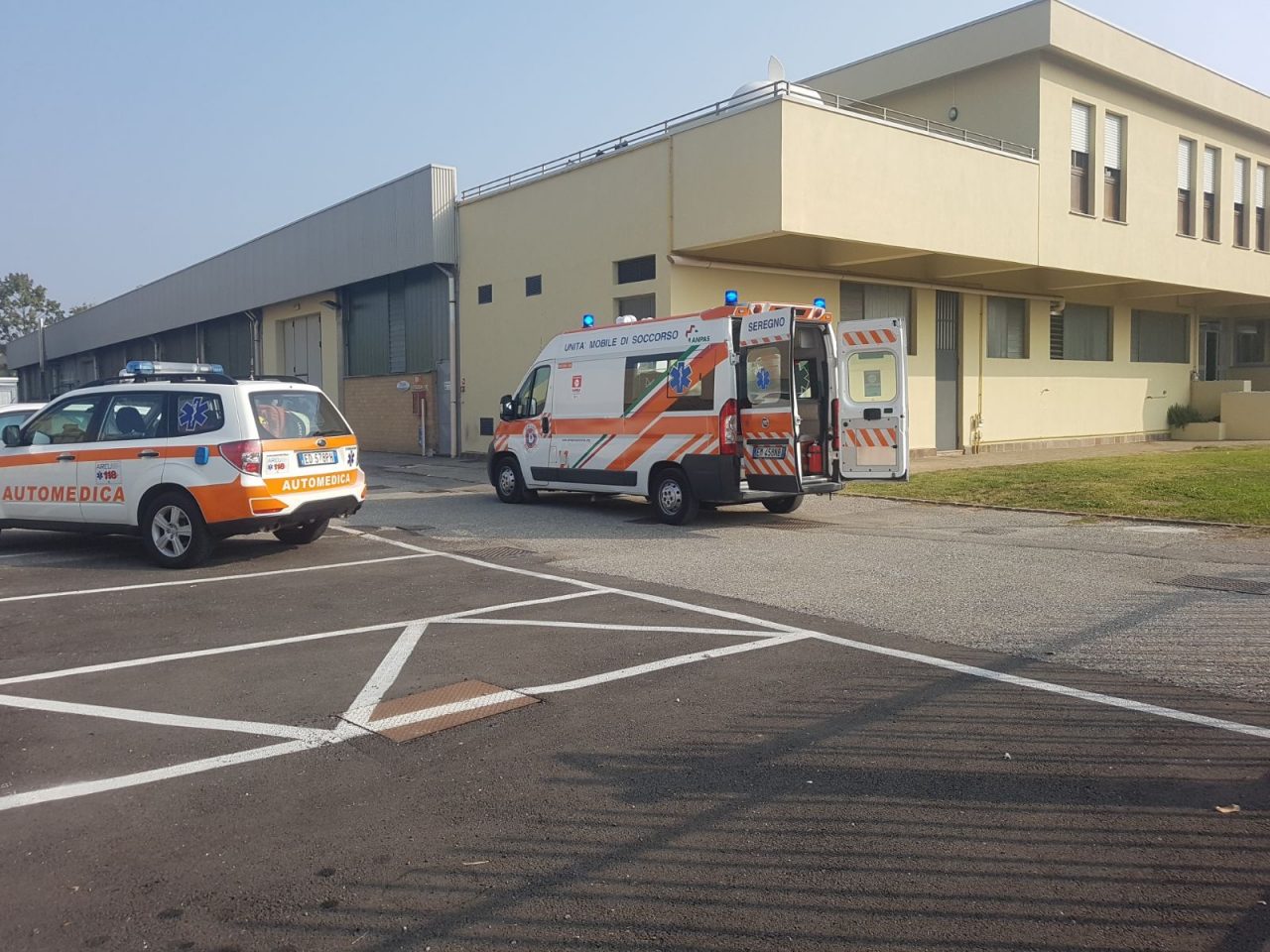 Malore in ditta di pneumatici poco fa