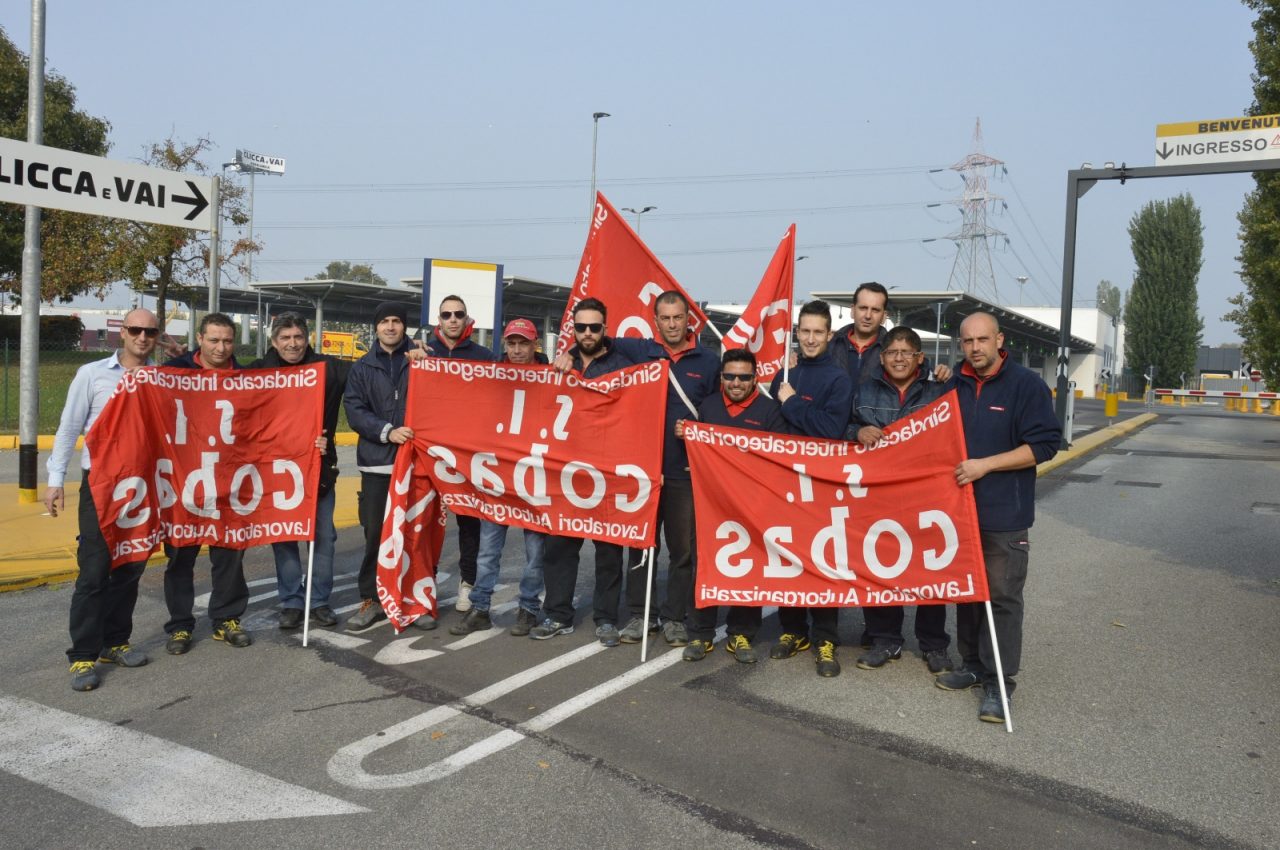 Protesta autisti Cobas della spesa a domicilio