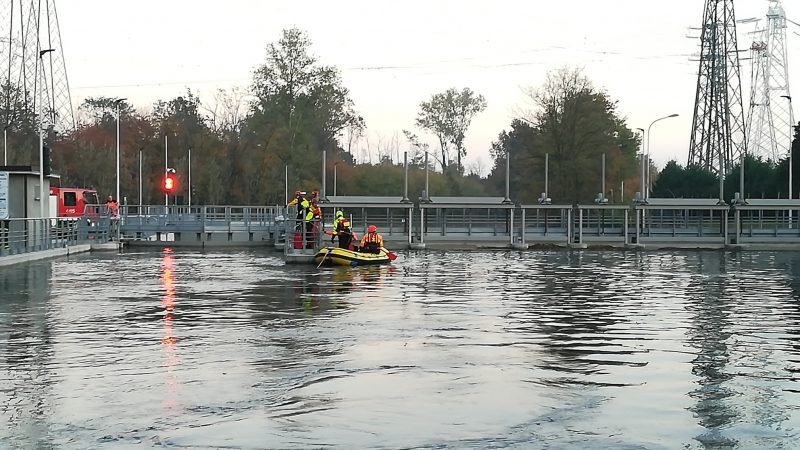 Morto bimbo caduto nel Naviglio in bici