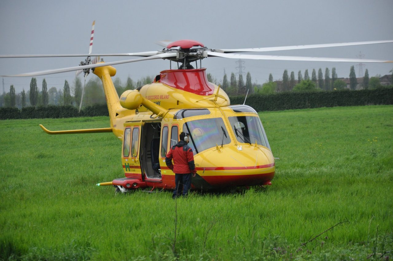 Incidente sul lavoro, pompieri ed elisoccorso a Ceriano