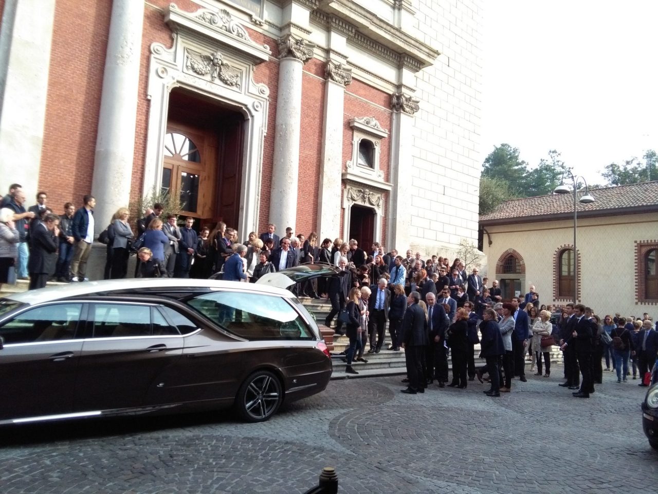Vedano, il commosso addio al 21enne Matteo Corradini – VIDEO